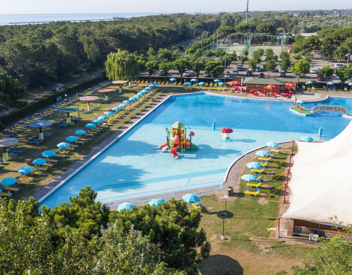 Residence Mare Pineta Казаль-Борсетті Екстер'єр фото